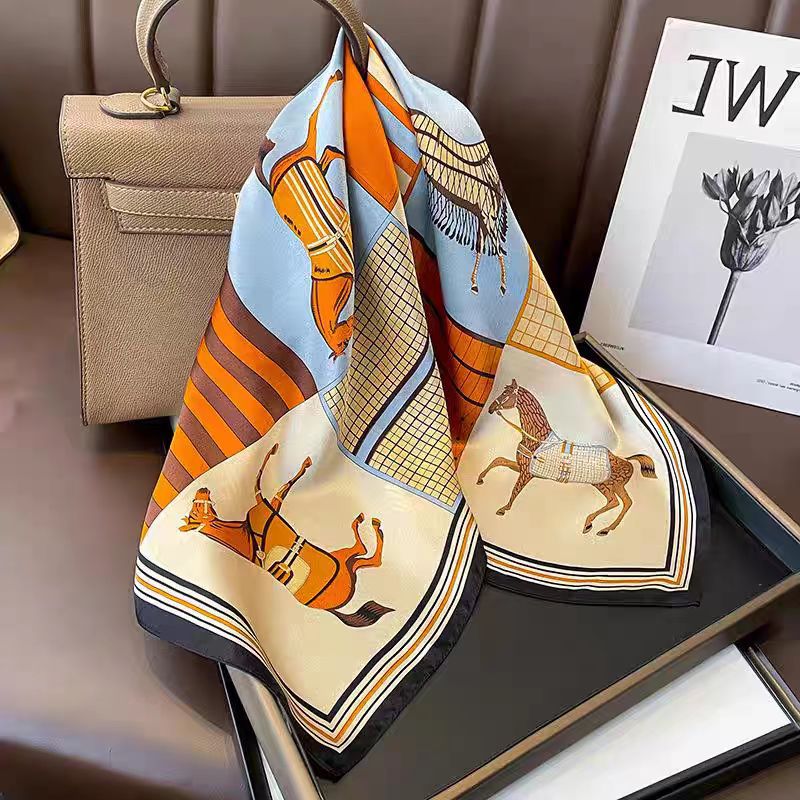 Luksusowa apaszka kwadratowa z – Women'S Retro Bags recenzja i cena