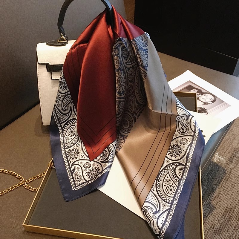 Luksusowa apaszka kwadratowa z – Women'S Retro Bags recenzja i cena